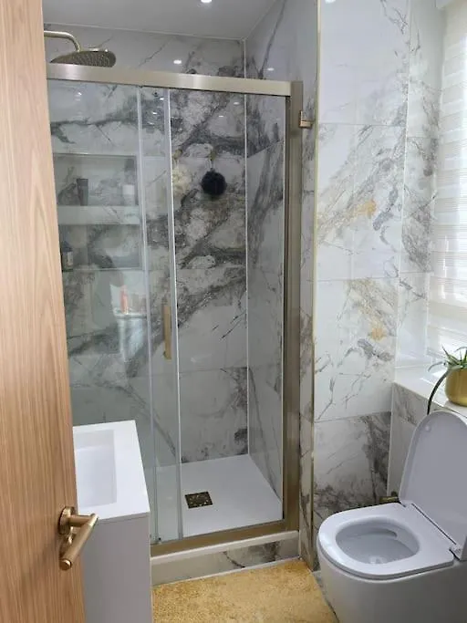 3 Bed Smart Home - Canary Wharf Лондон Апартаменты