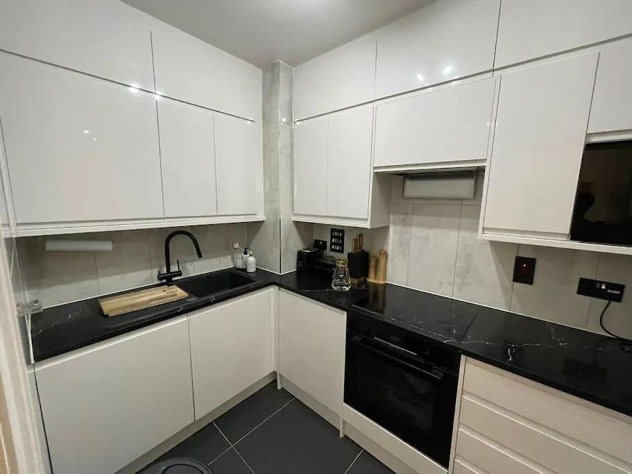 3 Bed Smart Home - Canary Wharf Лондон Апартаменты