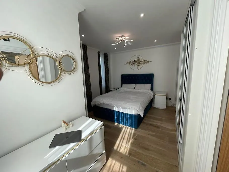 3 Bed Smart Home - Canary Wharf Лондон 0*,